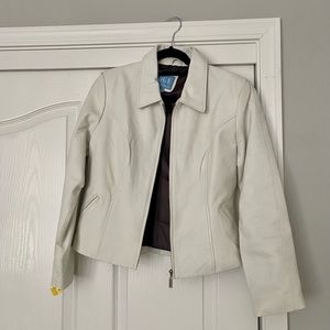 White leather jacket size L like new